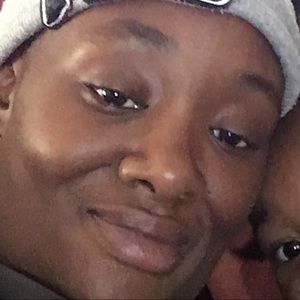 Meet your Posher, Delicia